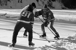 BW Hockey, — Photo Anita Monteiro / Unsplash