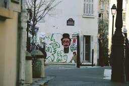 a wall with graffiti — Photo Fabien Maurin / Unsplash