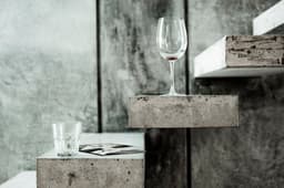 Glassware on stairs — Photo Monica Silva / Unsplash