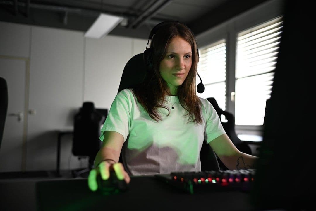 Razer Gaming and 1337Camp are proud to maintain a strong partnership focused on delivering exceptional gaming gear. At 1337Camp, we prioritize quality and trust, offering our guests the exclusive opportunity to test Razer's top-tier equipment on-site. Experience gaming on a new level and see for yourself why Razer is the go-to choice for gamers worldwide. Try out the gear used by professionals and become part of our community that settles for nothing but the best. — Photo ELLA DON / Unsplash