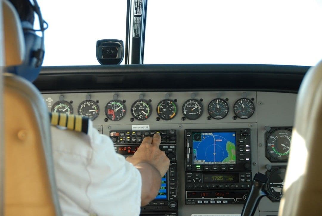 Pilot Flying Small Plane Over Hawaii — Photo Kevin Bluer / Unsplash