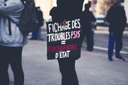 Marche des libertés against the highly controversial law "sécurité globale" which would forbid to publish images allowing the identification of a law enforcement officer in Lyon, France — Photo ev / Unsplash