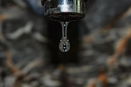 water dripping from faucet — Photo Mukesh Sharma / Unsplash