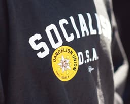 Union rally in San Francisco, CA following Dandelion Chocolate firing 9 union organizers — Photo Patrick Perkins / Unsplash