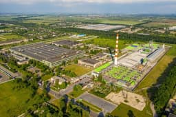 Brovarsʹkyy Alyuminiyevyy Zavod and Stonelight factory — Photo Maksym Diachenko / Unsplash