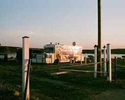 a food truck is parked in a field — Photo Michal Jagodzinski / Unsplash