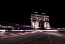 time-lapse photography of Arc de Triomphe, Paris France — Photo Xavier Nohet / Unsplash