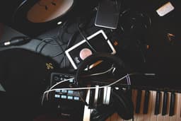 College St. Studio — Photo James Stamler / Unsplash