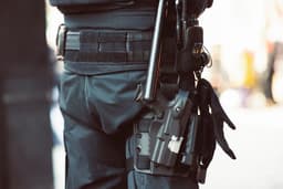 Armed police, emergency forces — Photo Markus Spiske / Unsplash